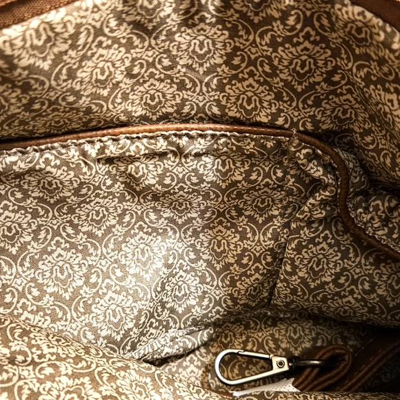 💜 Vegan Leather Classic Hobo Bag in Vibrant Purple - Picture 14 of 16